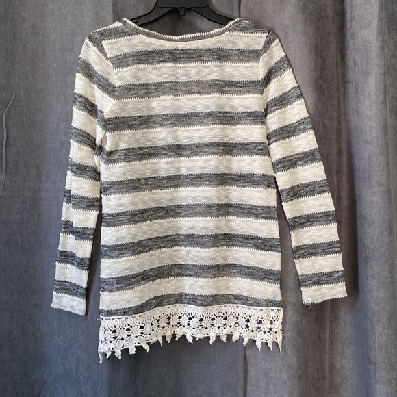 Long sleeve, knit top - Picture 4 of 6